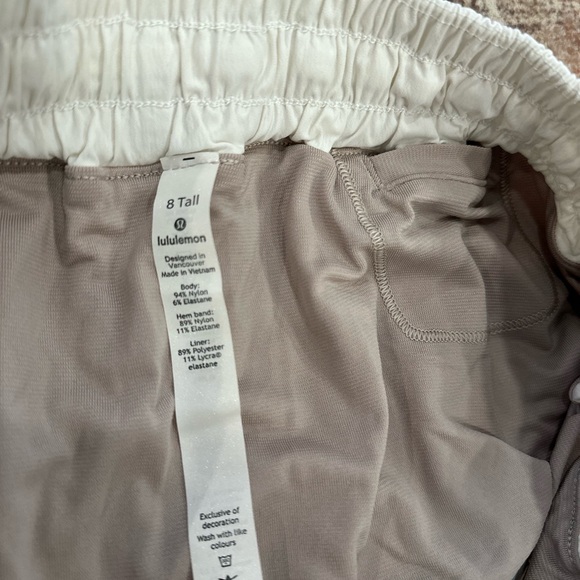 Lululemon White Hotty Hot Shorts Size 8T EUC Women Athletic Lined Gym Running - Picture 6 of 7